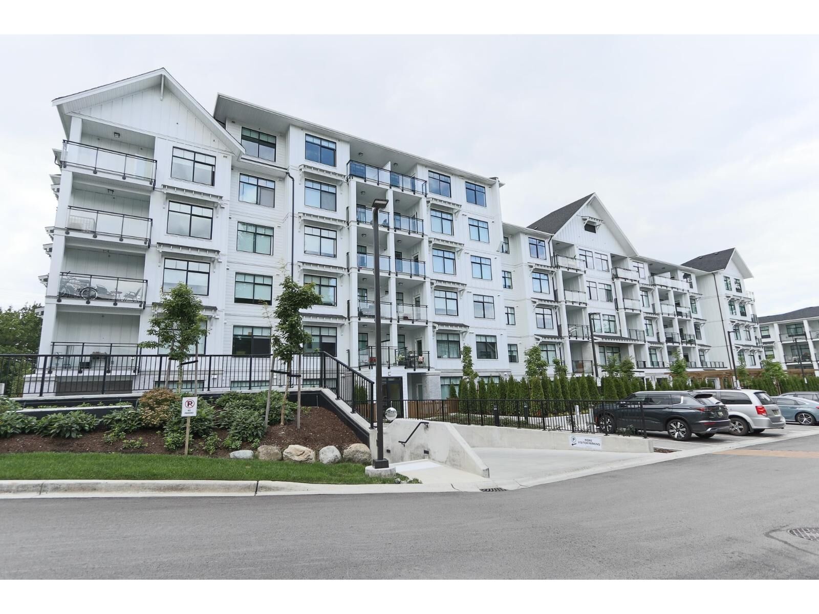 Property Photo:  3317 148 Street 508  BC V4P 1A8 