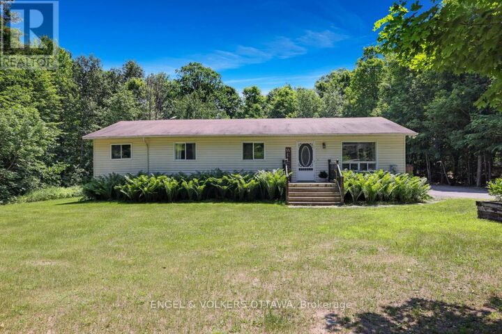285 Drummond 11 Corners — photo 1