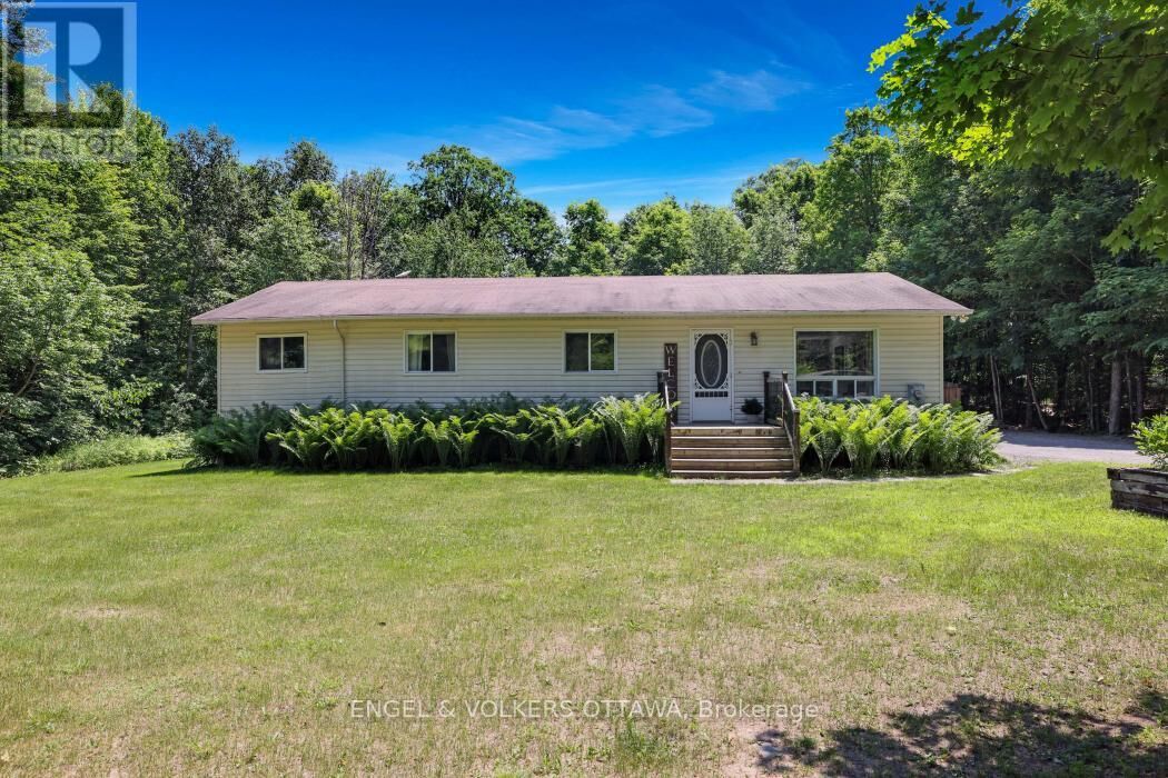 Property Photo: 285 Drummond 11 Corners ON K7C 0C5