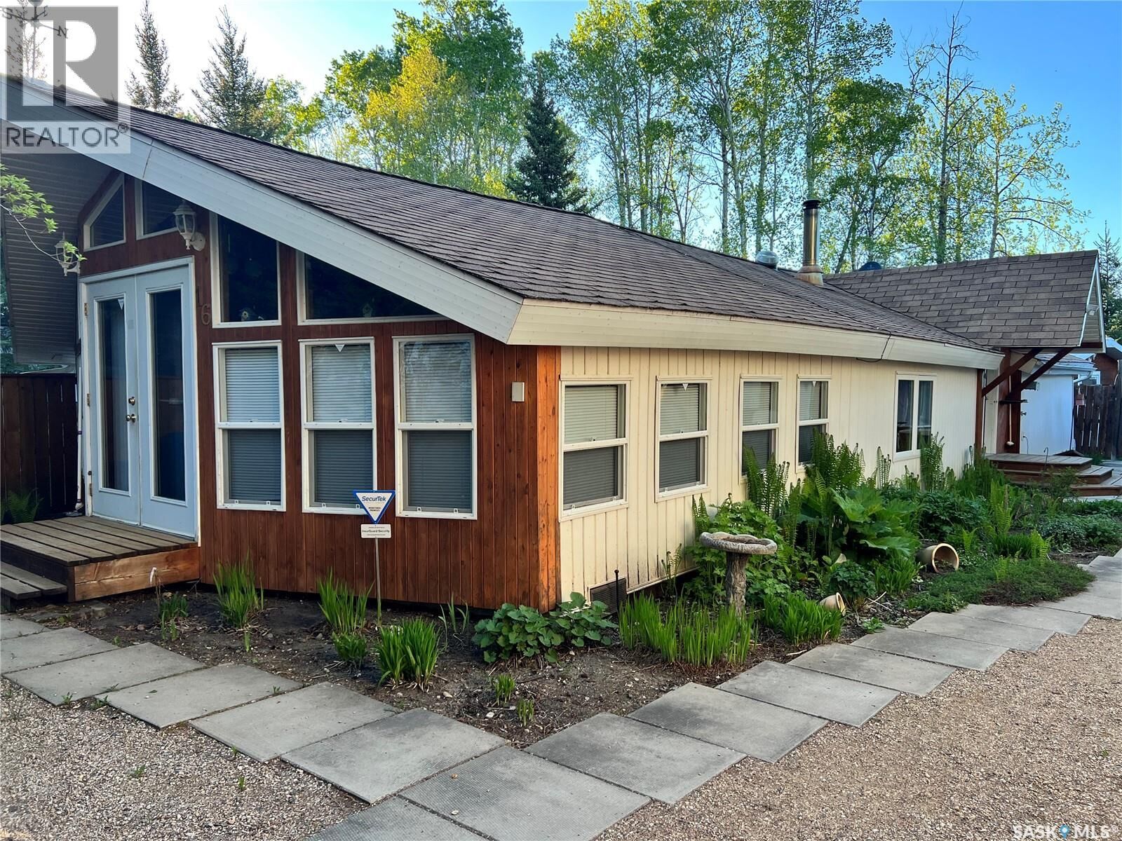 Property Photo:  214 Richard Drive  SK S0E 0B0 