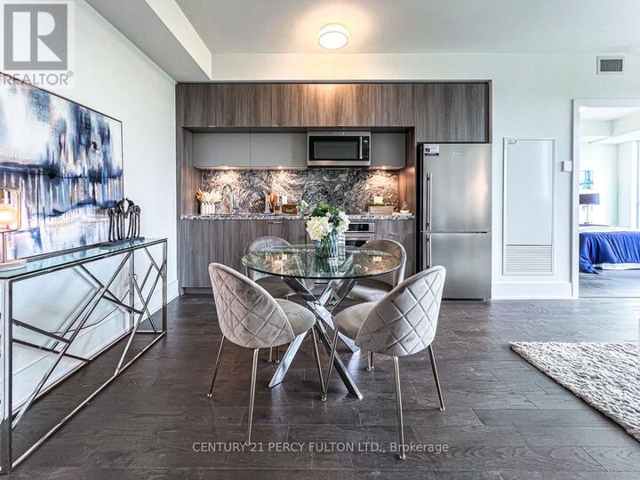 Property Photo: 585 Bloor Street East 3415 ON M4W 0B3