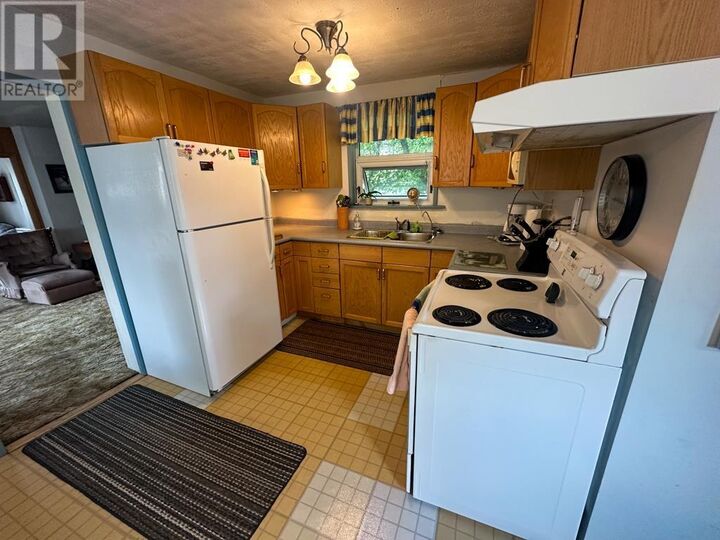 Property Photo: 115 Eighth Ave S ON P9N 2H1