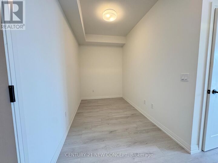 Property Photo: 280 Dundas Street West 1807 ON M5T 0E3