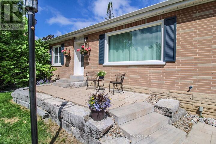 Property Photo: 822 Argyle Street ON K9H 5T3