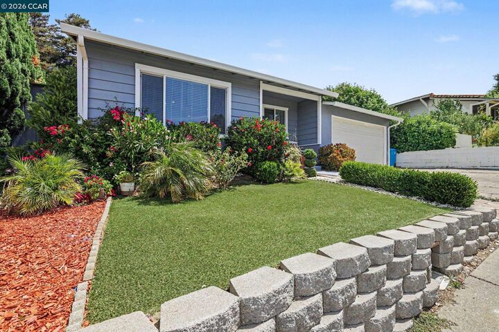 Property Photo:  400 Ladera Dr  CA 94591 