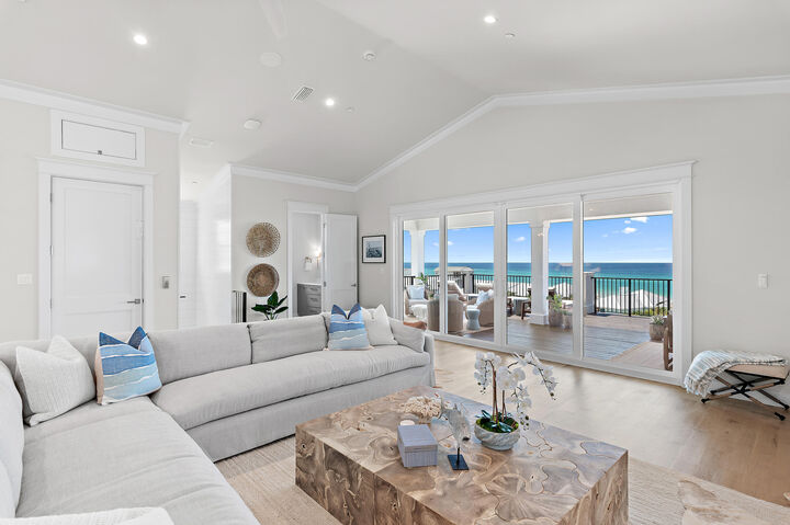 Property Photo: 58 S Emerald Cove Lane FL 32461