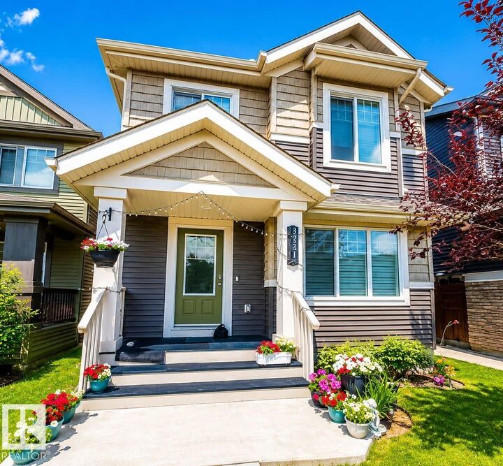 3221 Cherry Crescent SW — photo 1