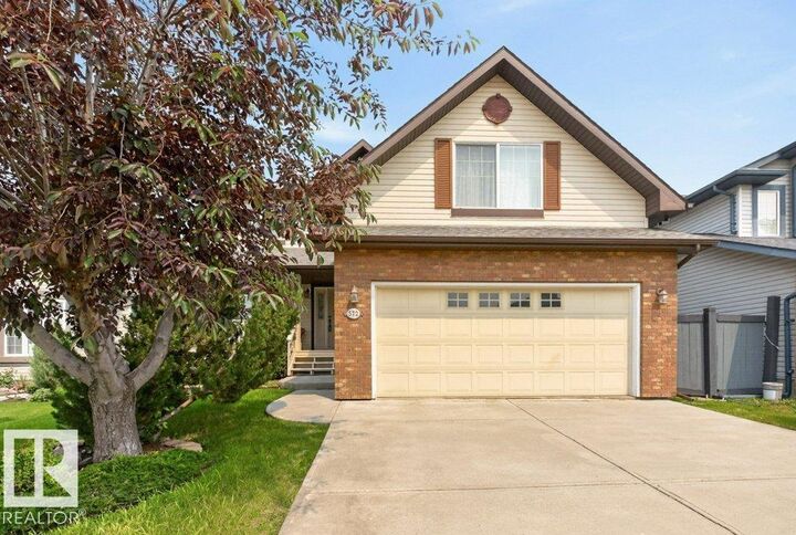 572 Byrne Crescent SW — photo 1