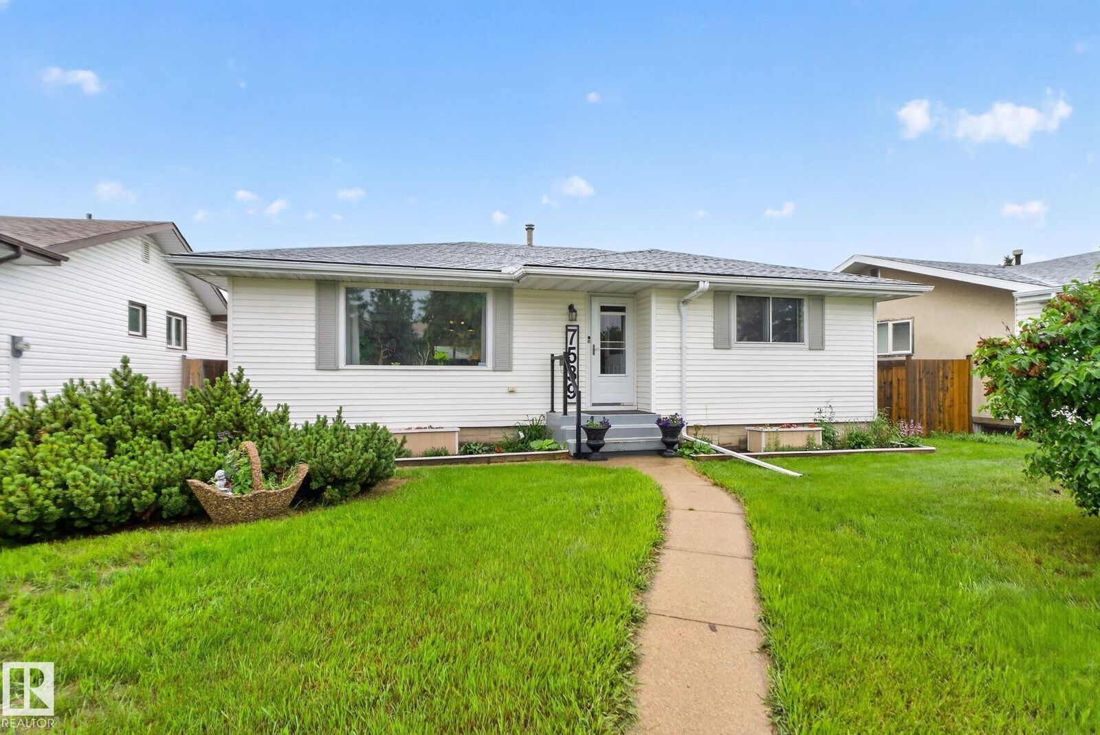 Property Photo: 7539 149A Avenue NW AB T5C 2W8