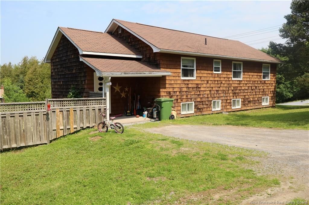 Property Photo:  44 Lyden Drive  NB E2E 4H4 