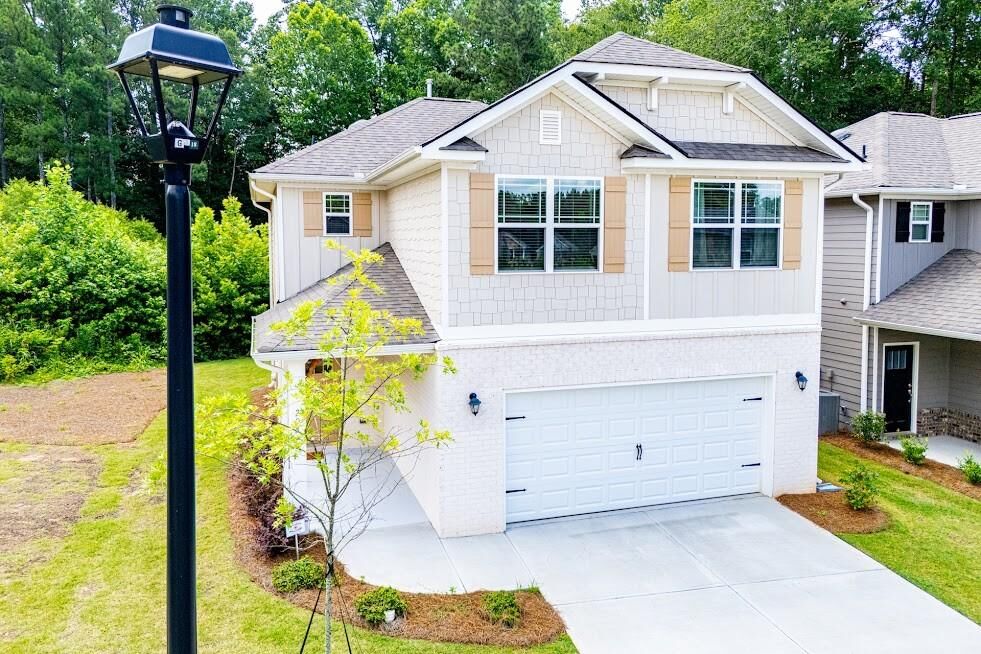 Property Photo: 205 Vineyard Walk GA 30117