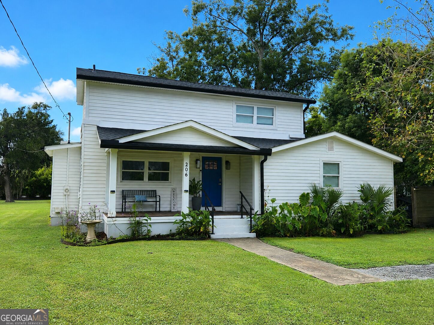 Property Photo: 206 E Weed Street GA 31558
