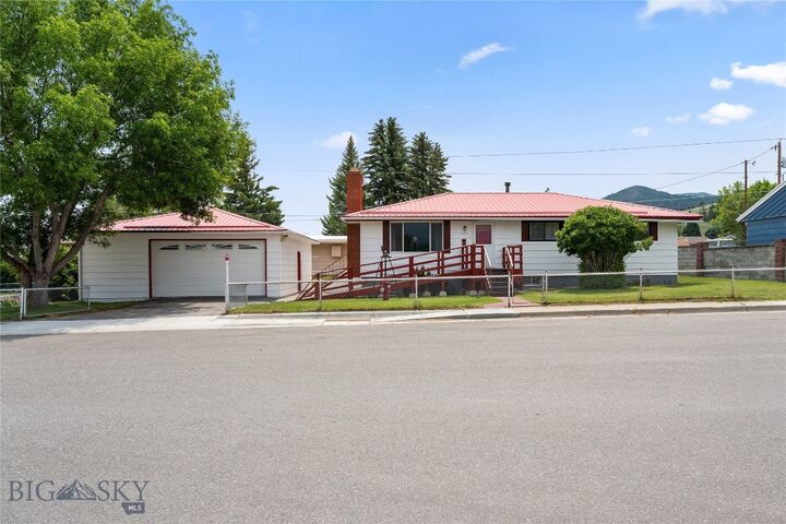 Property Photo: 423 Linden Street MT 59711