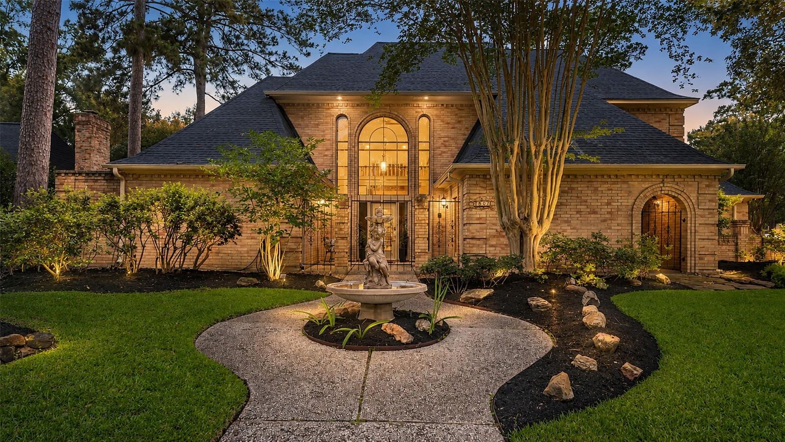 Property Photo: 2607 Laurel Ridge Drive TX 77345