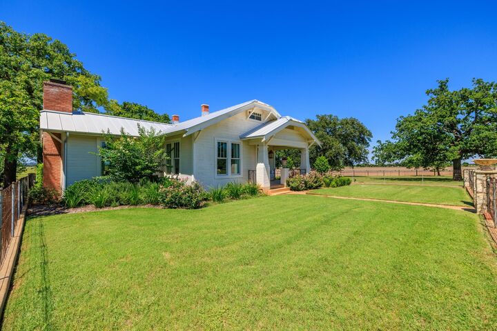 Property Photo: 17 Dusty Farm Lane TX 78624