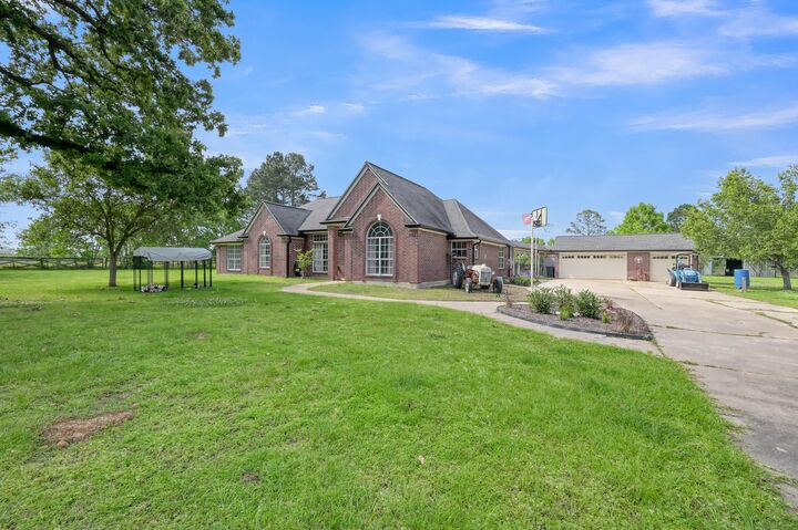 Property Photo: 251 Petty Road TX 77484