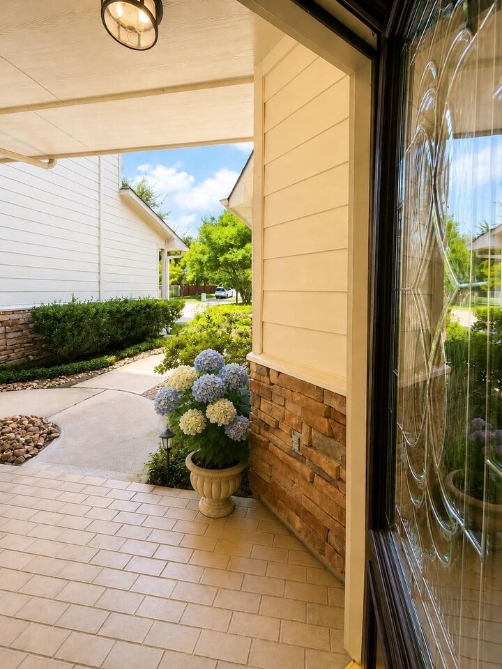 Property Photo: 2219 Ridge Wood Lane TX 77479