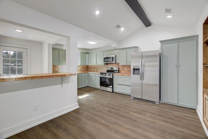 Property Photo: 158 E 7th Street TX 75862
