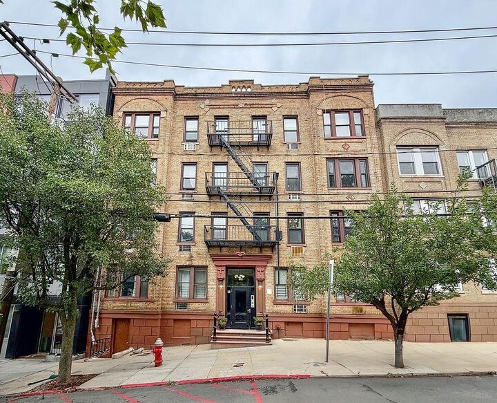 Property Photo:  108 Waldo Ave 2A  NJ 07306 