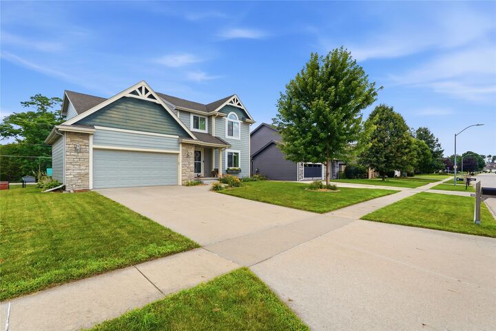 Property Photo:  4101 SW Bluegrass Drive  IA 50023 