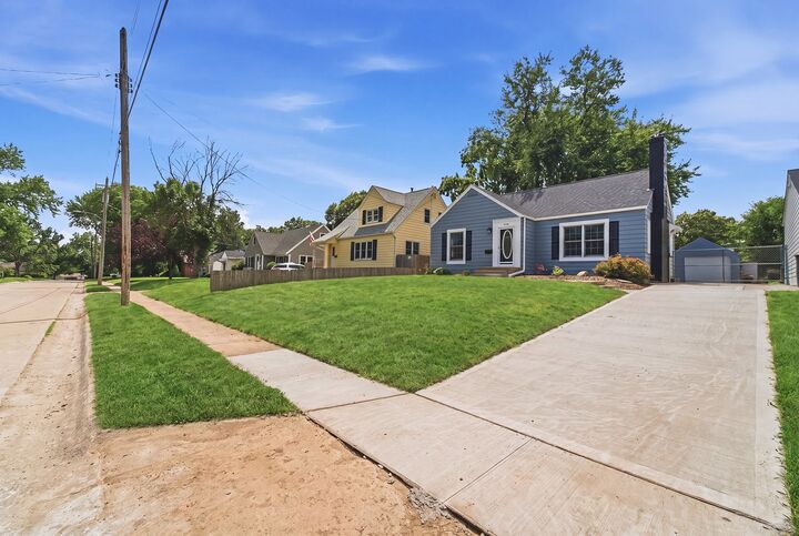 Property Photo:  1116 57th Street  IA 50311 
