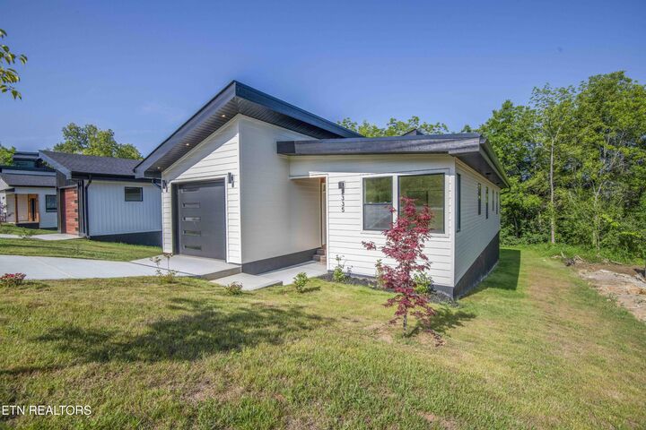 Property Photo:  2335 Rock Gardens Drive  TN 37876 