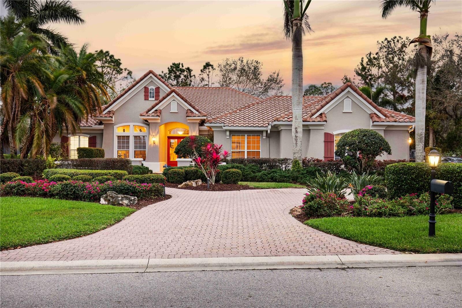 Property Photo:  10006 Discovery Terrace  FL 34212 