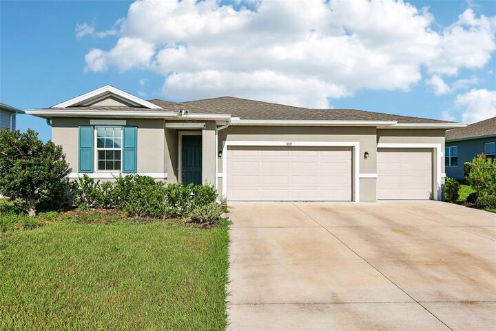 Property Photo:  31719 Broadwater Avenue  FL 34748 