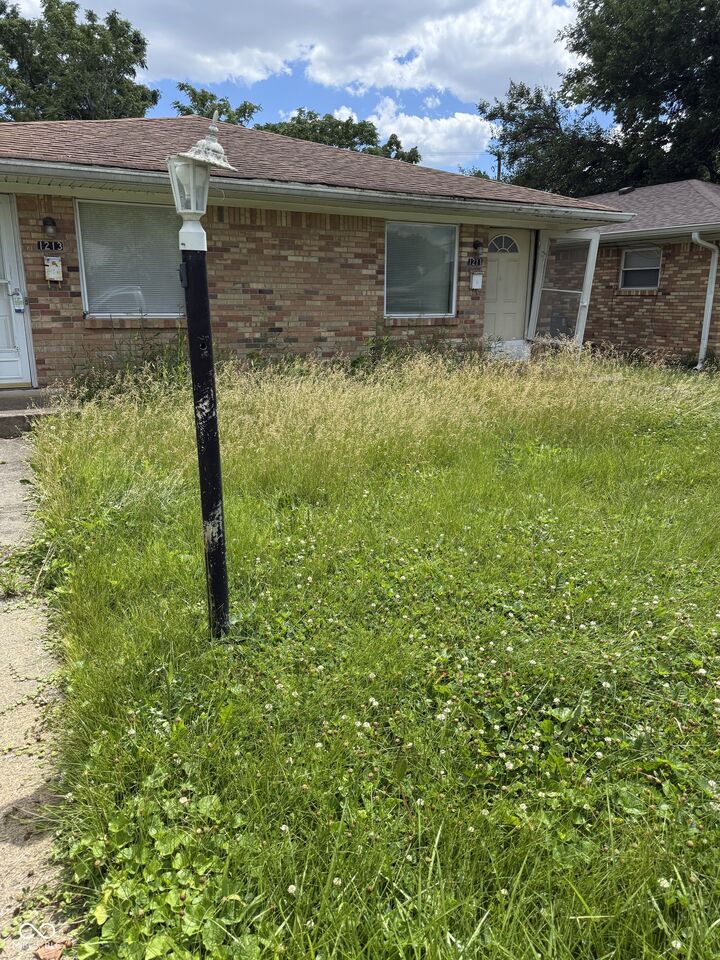 Property Photo: 1211 E Perry Street IN 46227