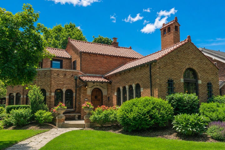 Property Photo: 6150 Washington Cir WI 53213