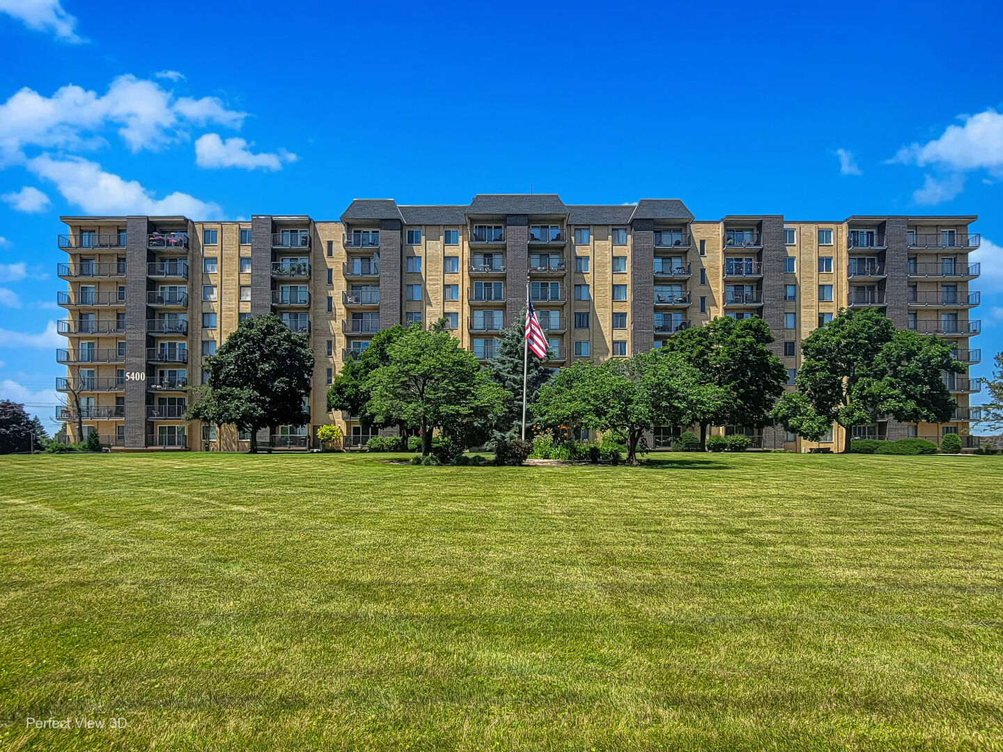 Property Photo: 5400 Walnut Avenue 406 IL 60515