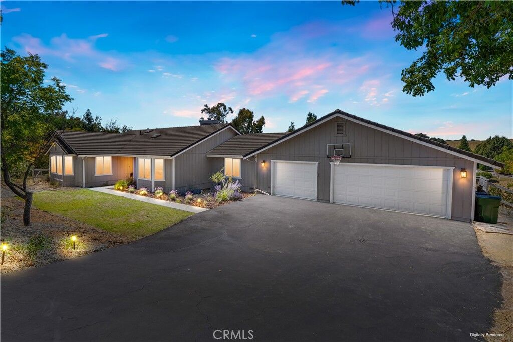 Property Photo:  164 Helgren Court  CA 93465 
