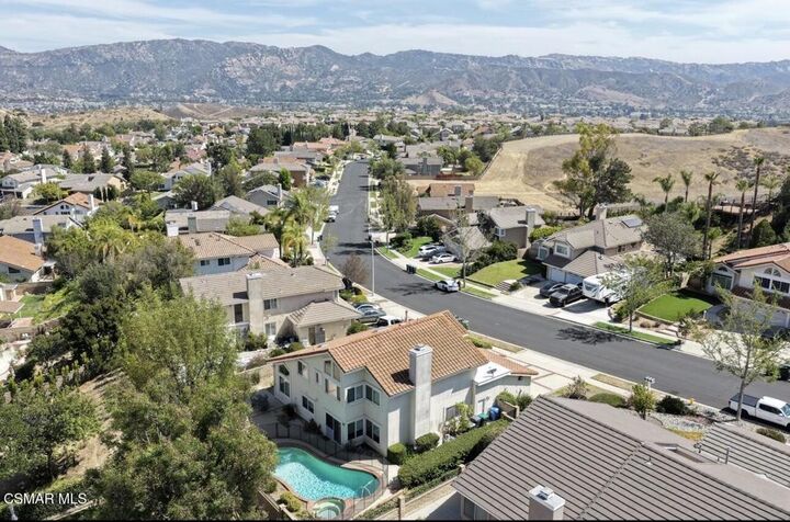Property Photo:  3188 N Geronimo Avenue  CA 93063 