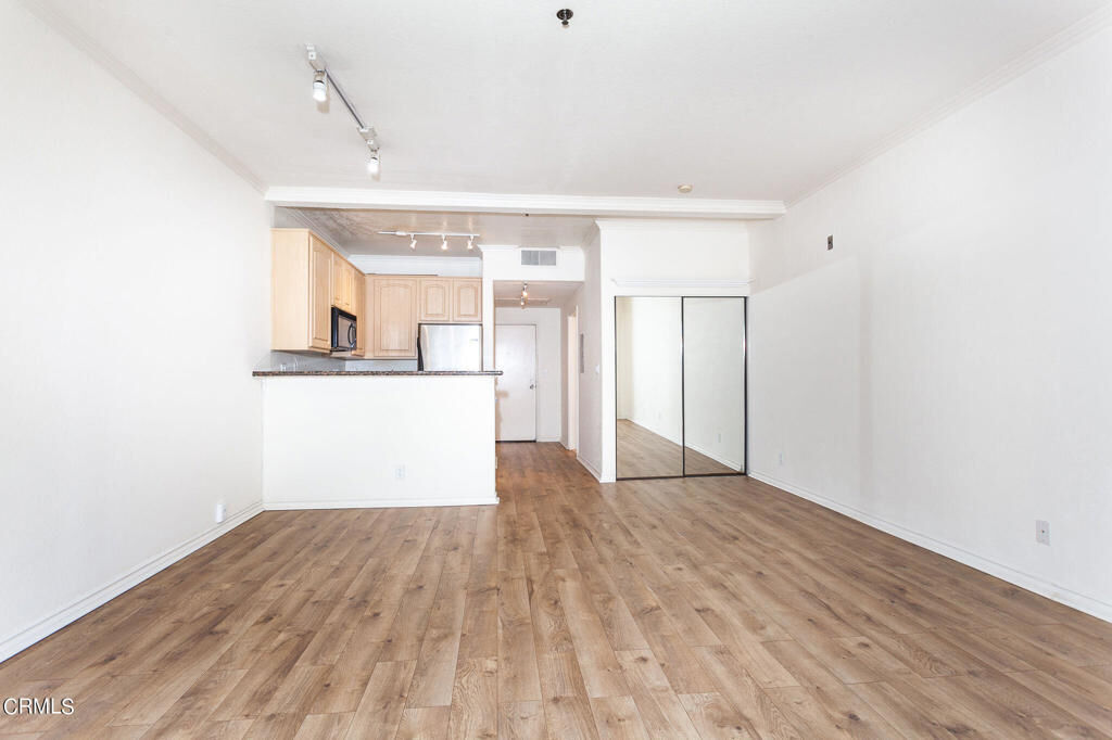Property Photo:  300 N El Molino Avenue 210  CA 91101 
