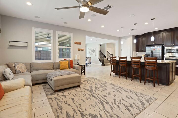 Property Photo: 185 Jubilee Lane CA 95242