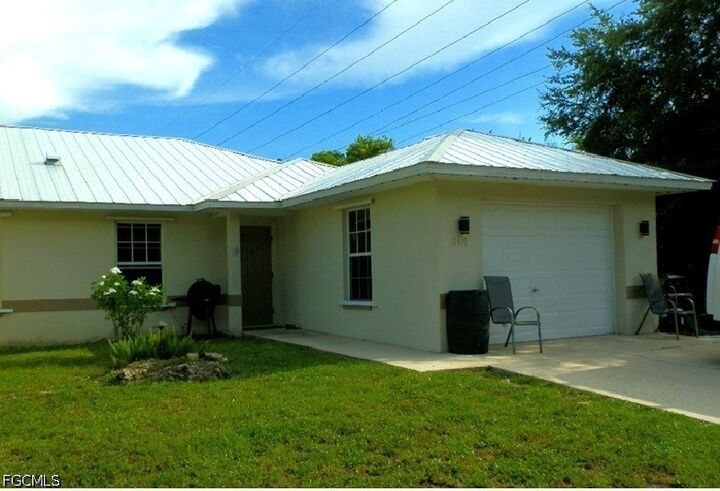 Property Photo:  2410 NE 6th Street  FL 33909 