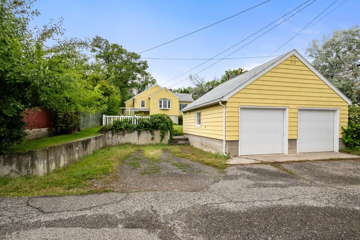 Property Photo:  617 Dearborn Avenue  MT 59601 