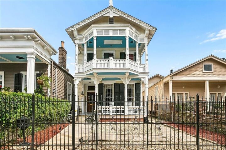 Property Photo: 2340 Constance Street LA 70130
