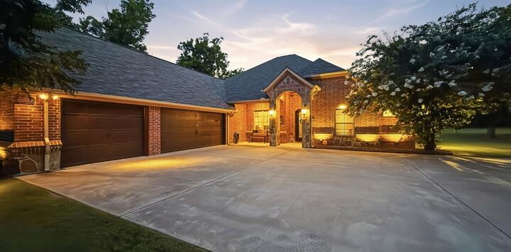Property Photo: 6404 Citation Court TX 76049