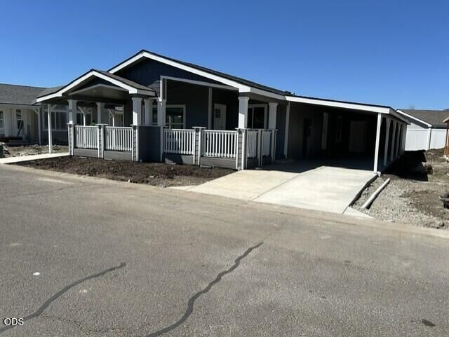 Property Photo: 333 Mountain View Drive 105 OR 97540