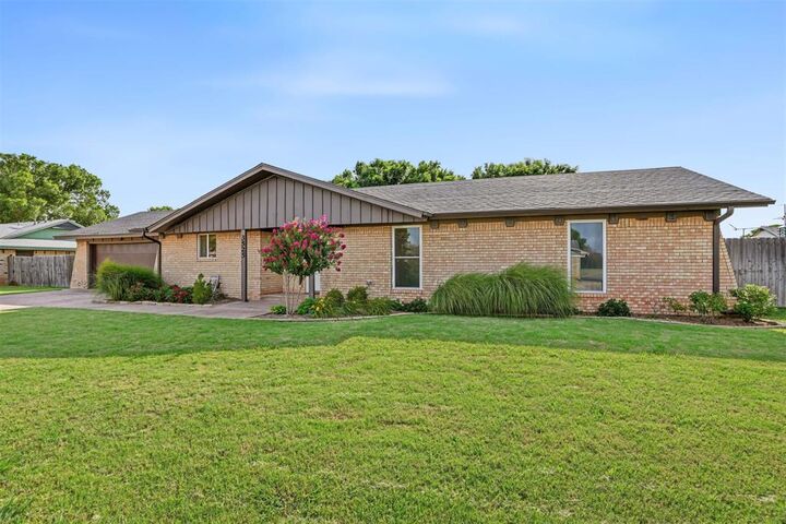 Property Photo: 3525 W Trail Drive OK 73521