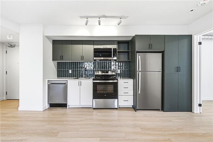 Property Photo:  325 James Street S 103  ON L8P 3B7 