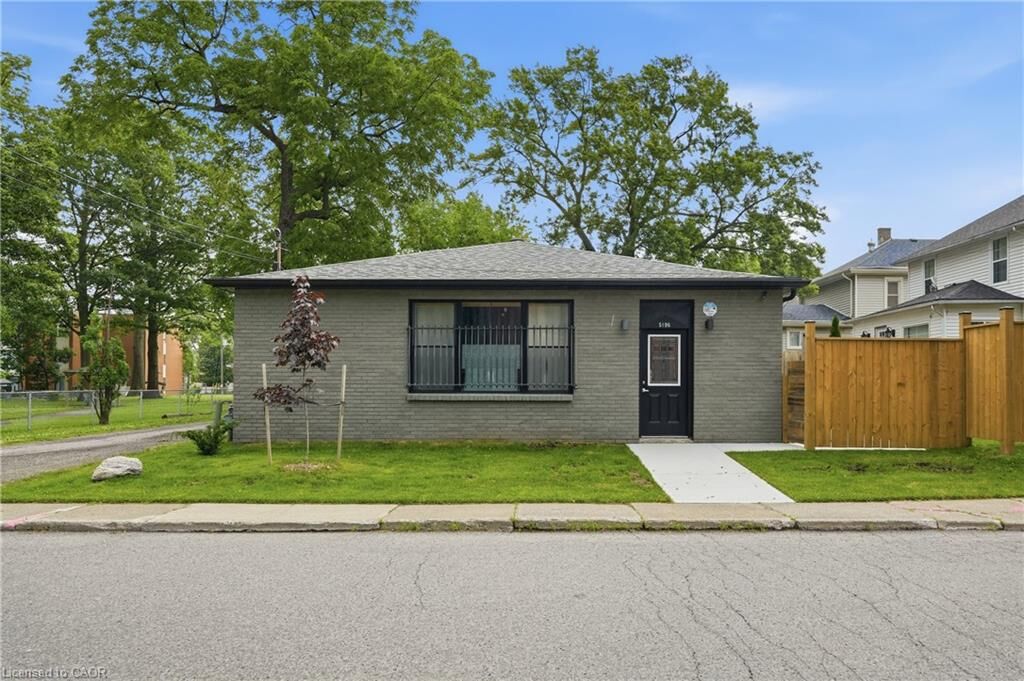 Property Photo: 5196 Fourth Avenue ON L2E 1P4