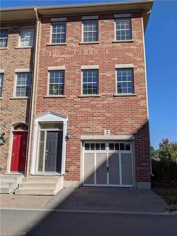 Property Photo:  2 Whitehaven Lane  ON N2H 0B3 