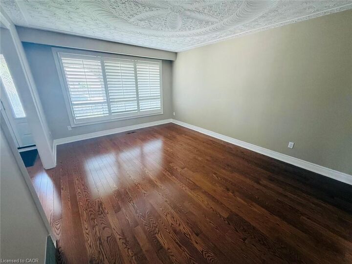 Property Photo:  10 Enola Avenue  ON L8W 1Z8 