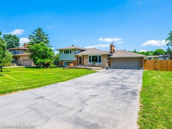 Property Photo: 16 Woodmount Drive ON L2T 2X9