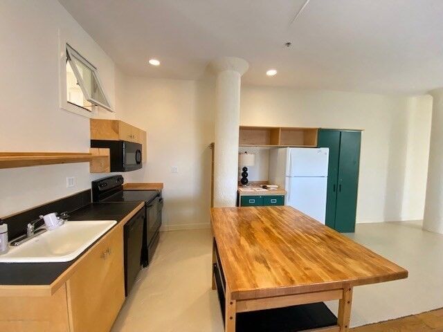 Property Photo:  93 Harvey St 3  MA 02140 