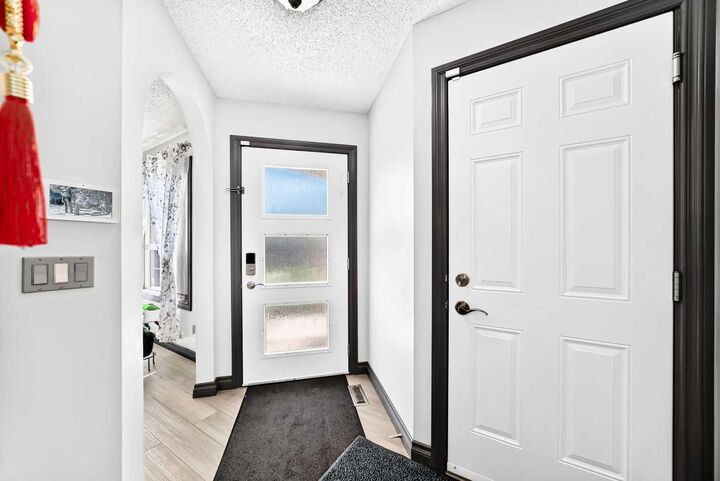 Property Photo: 283 Applestone Park SE AB T2A 7W3