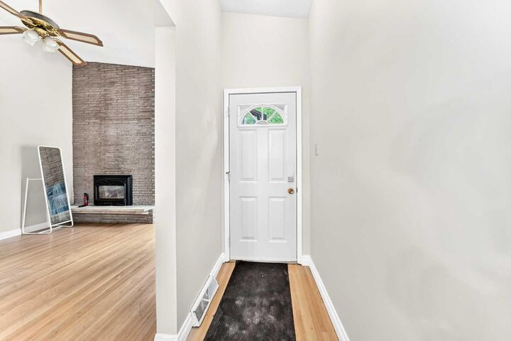 Property Photo: 2912 Brentwood Boulevard NW AB T2L 1J5