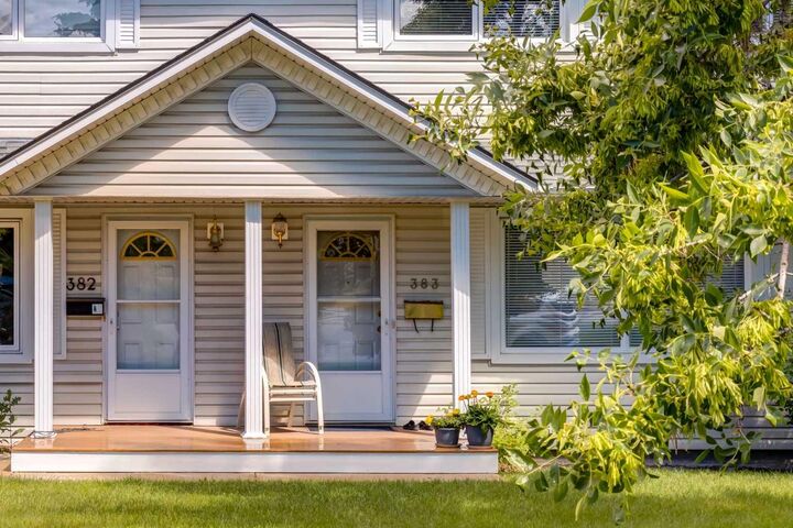 Property Photo:  383 Killarney Glen Court SW  AB T3E 7H4 